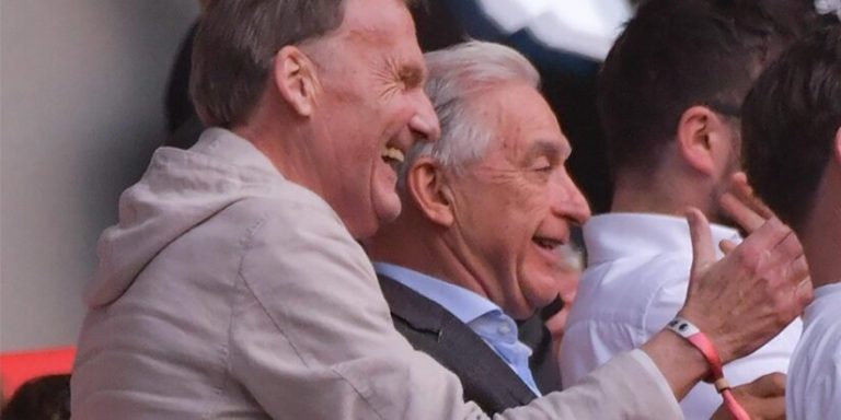 Machtkampf bei Borussia Dortmund: Fanbewegung stellt sich gegen Watzke-Lager Machtkampf bei Borussia Dortmund: Fanbewegung stellt sich gegen Watzke-Lager