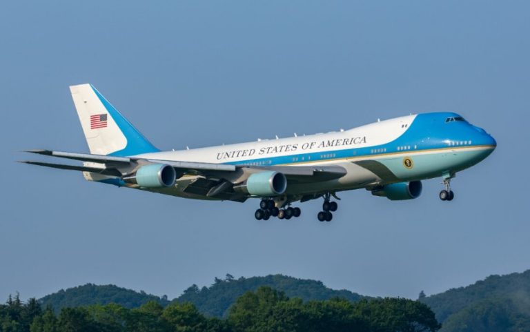 Katar schenkt Trump Luxusjet – Verfassungsrechtliche Bedenken und Bestechungsvorwürfe